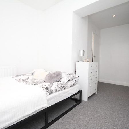 Lovely 3 Bed Spacious Flat Apartment In Central ลอนดอน ภายนอก รูปภาพ