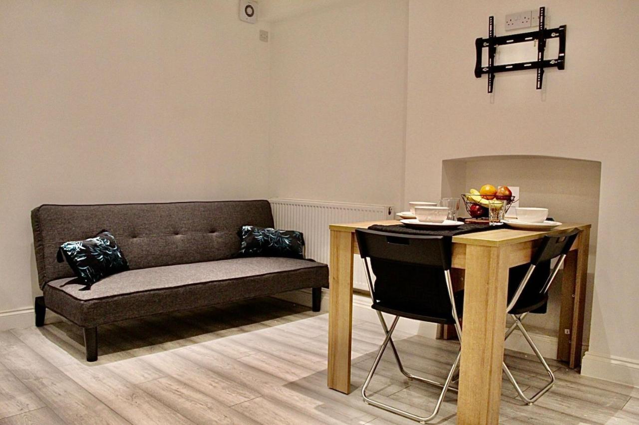 Lovely 3 Bed Spacious Flat Apartment In Central ลอนดอน ภายนอก รูปภาพ