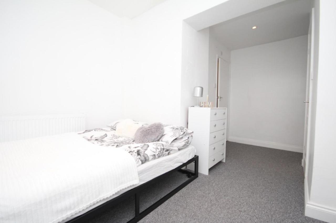 Lovely 3 Bed Spacious Flat Apartment In Central ลอนดอน ภายนอก รูปภาพ