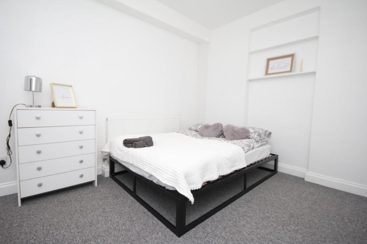 Lovely 3 Bed Spacious Flat Apartment In Central ลอนดอน ภายนอก รูปภาพ